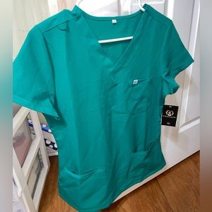 Scubs galore top in hunter green